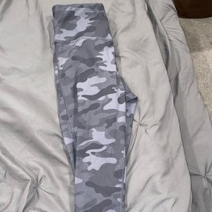Danskin Camo leggings